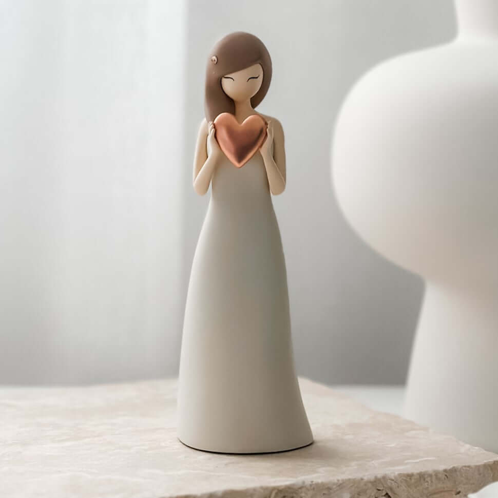 Love-and-friendship-statue