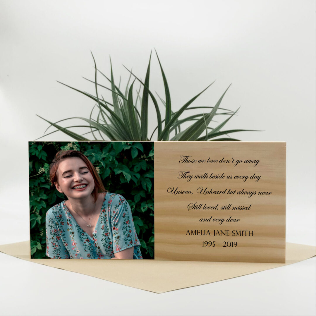 memorial-christmas-ornaments-photo-on-wooden-block