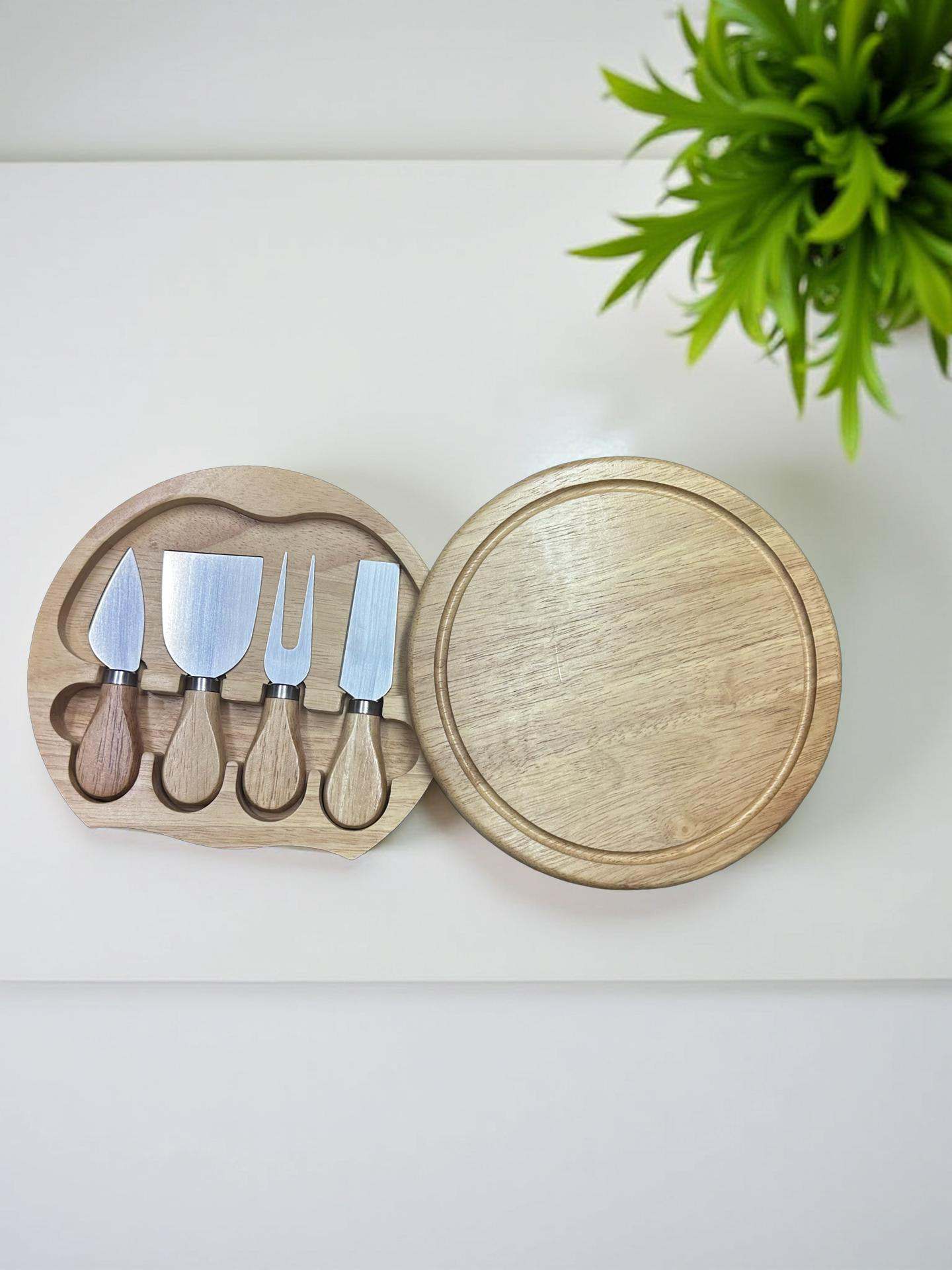 22cm rubberwood cheese board and knife set