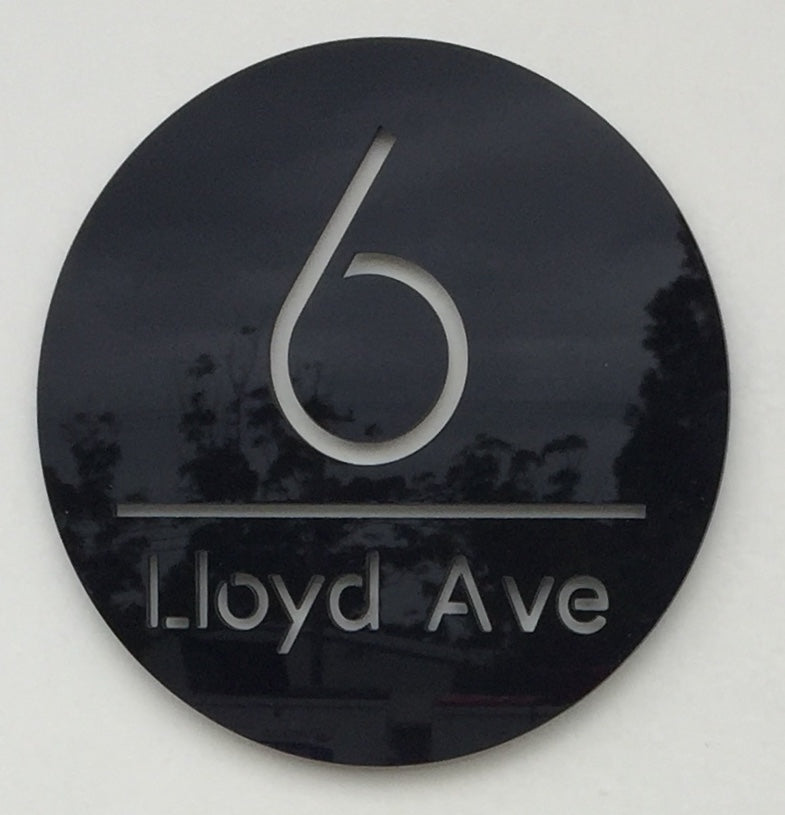 house number sign, letterbox sign