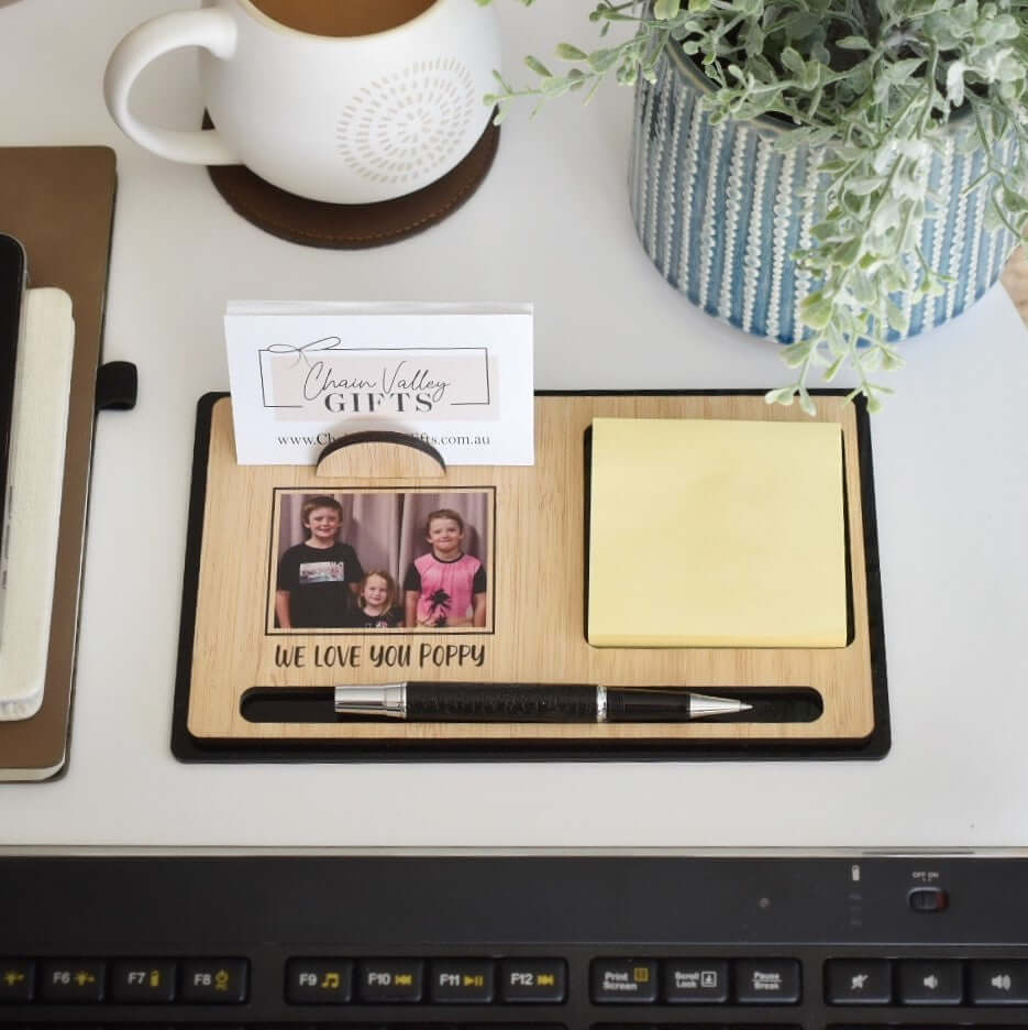 a photo desk mate 1