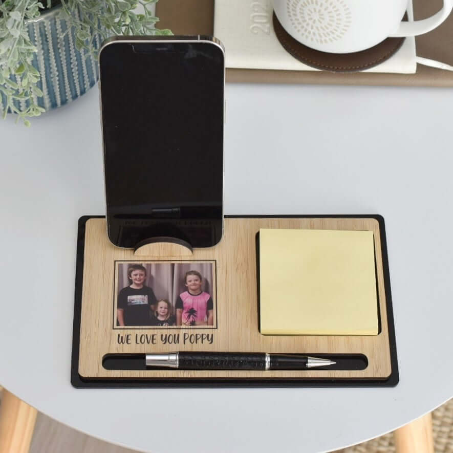 a photo desk mate 4