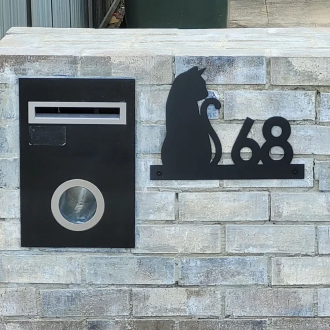 house number sign