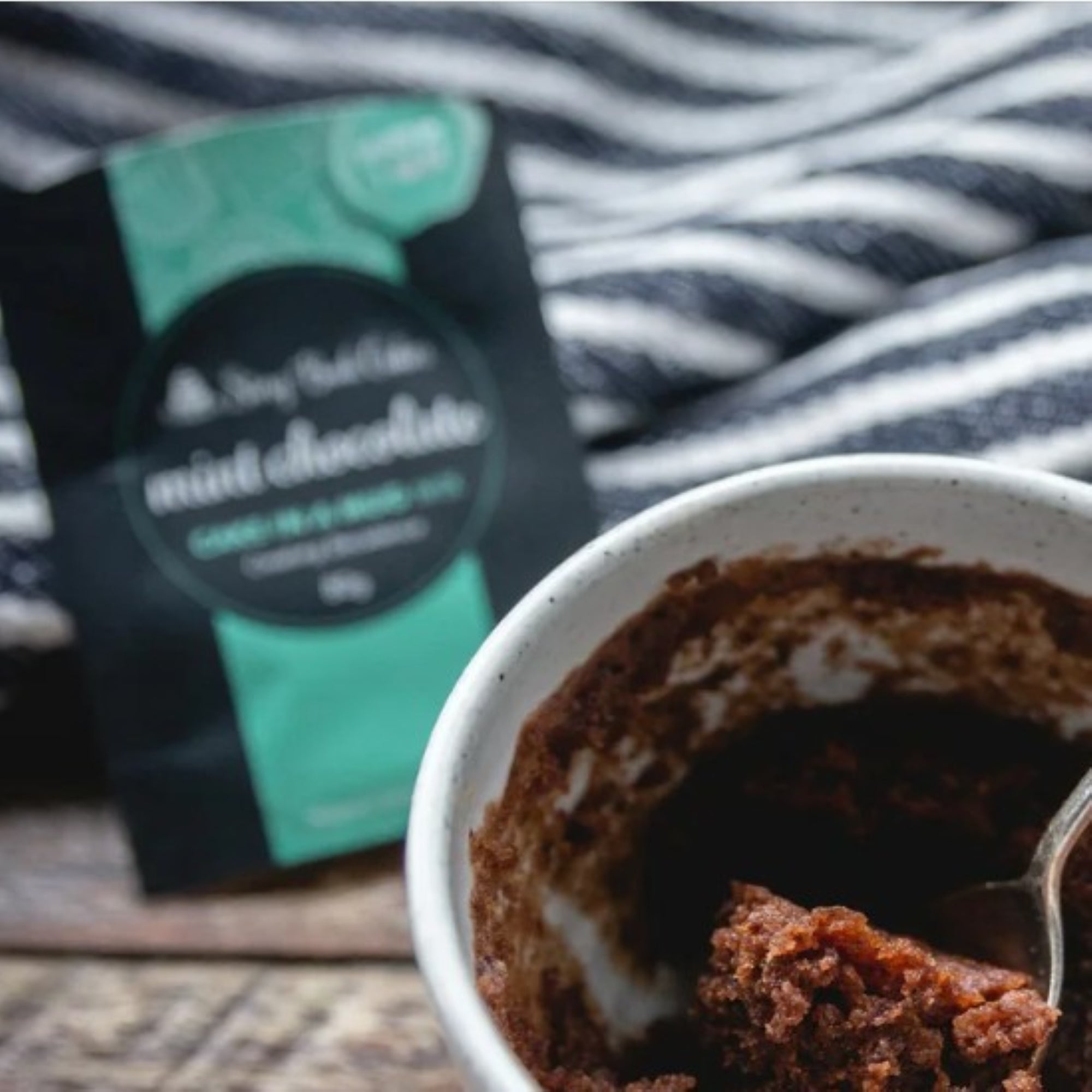choc mint cake in a mug